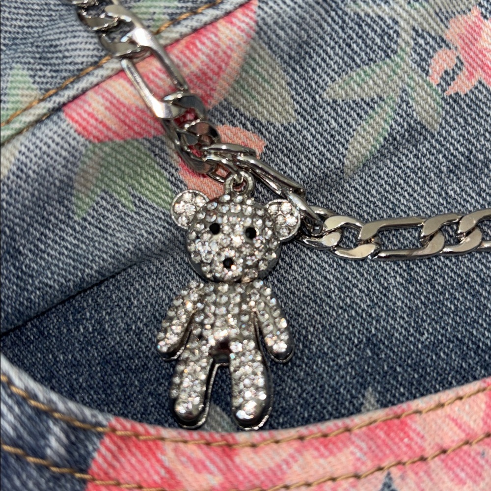 ✨💎🧸NEW! Rhinestone Teddy Pant Chain🧸💎✨ - Picture 2 of 7